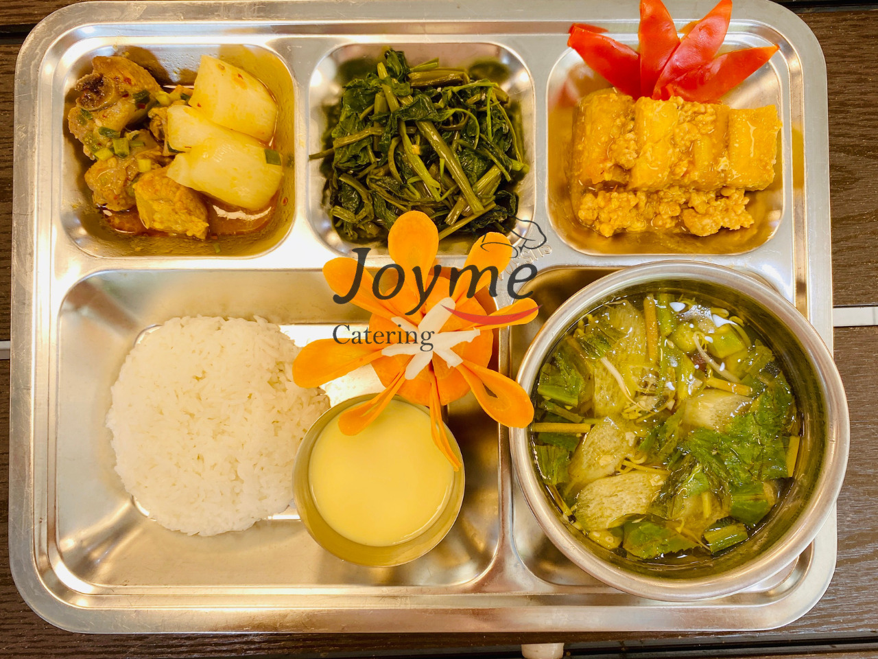 Suất ăn công nghiệp