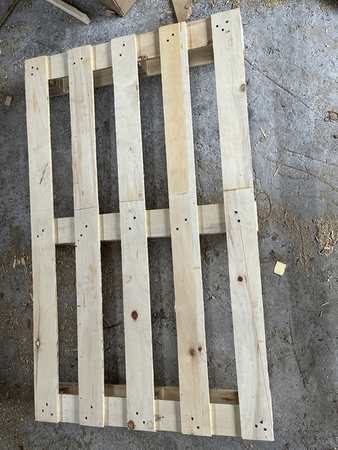 Pallet gỗ - Pallet Gỗ Thông Bình Gia - Công Ty TNHH Sản Xuất Và DVTM Bình Gia