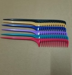 Lược nhựa đuôi nhọn