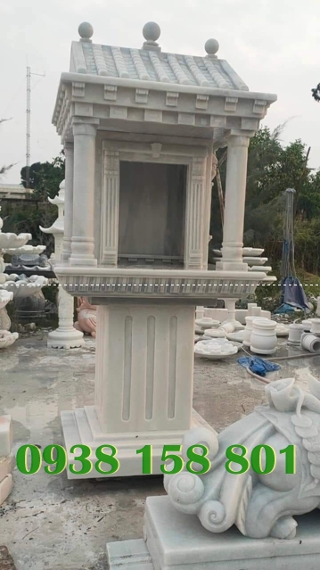 Khóm thờ bằng đá có mái