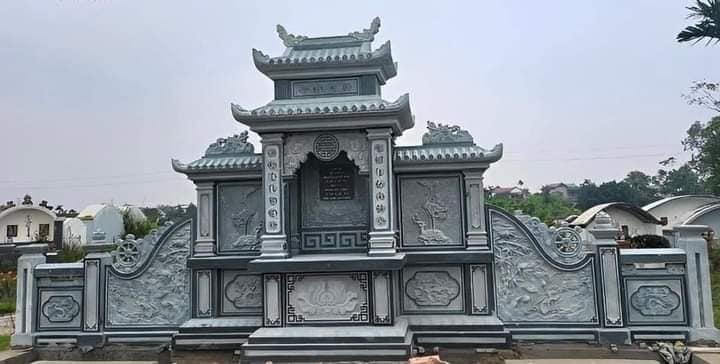 Lăng thờ đá lớn 3 mái