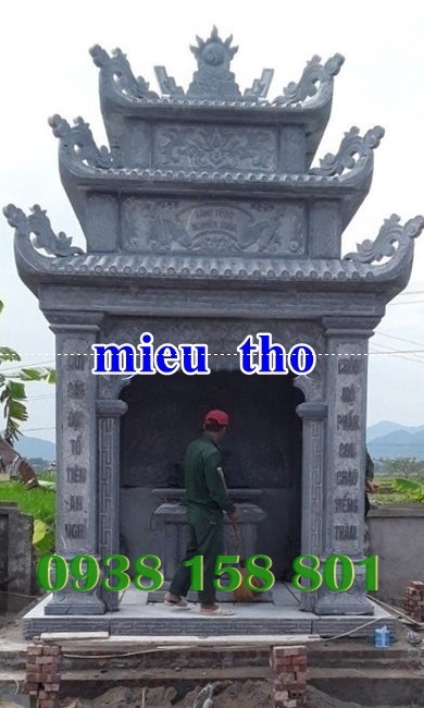 Miếu thờ thần linh bằng đá