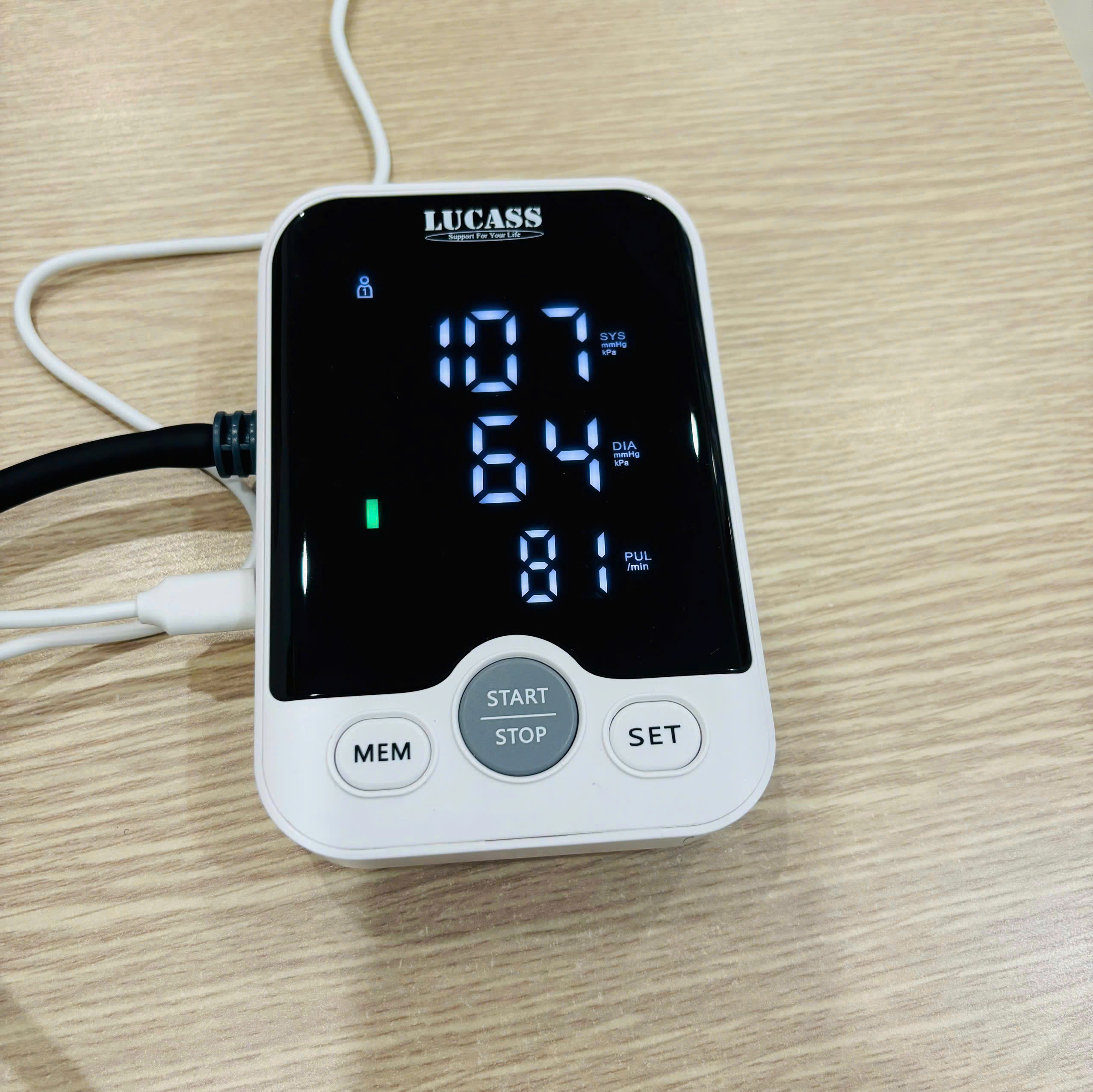 Máy đo huyết áp có tiếng việt LC-80