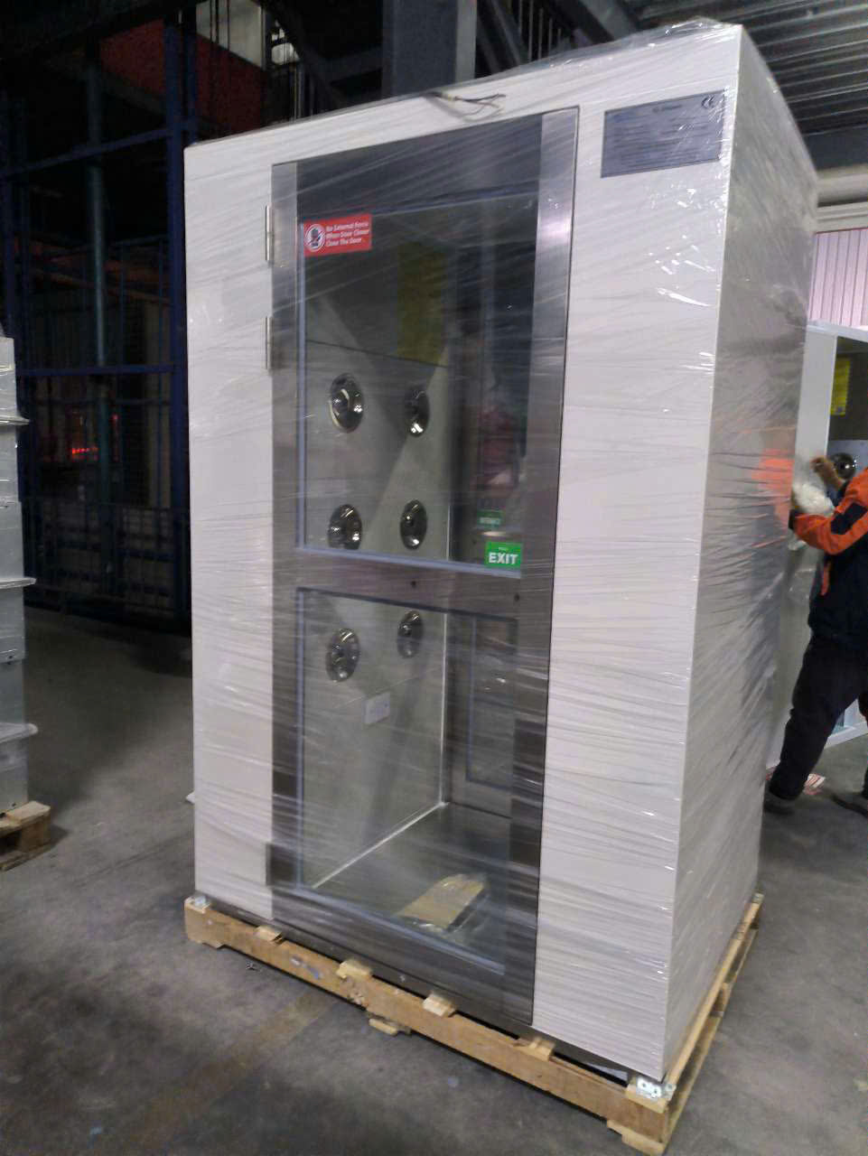 Buồng thổi khí - Cửa Cuốn Nhanh PVC Toàn Phát - Công Ty TNHH Cổng Tự Động Toàn Phát