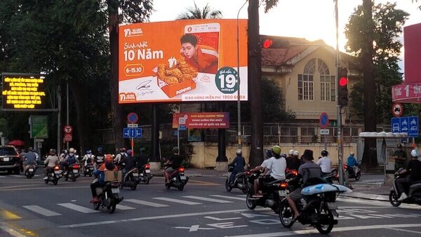Quảng cáo LED ngoài trời của Popeyes