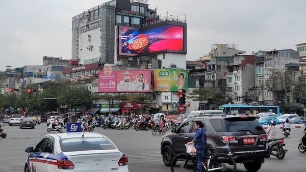 LED Ô Chợ Dừa: Chiến dịch quảng cáo của Domino’s Pizza