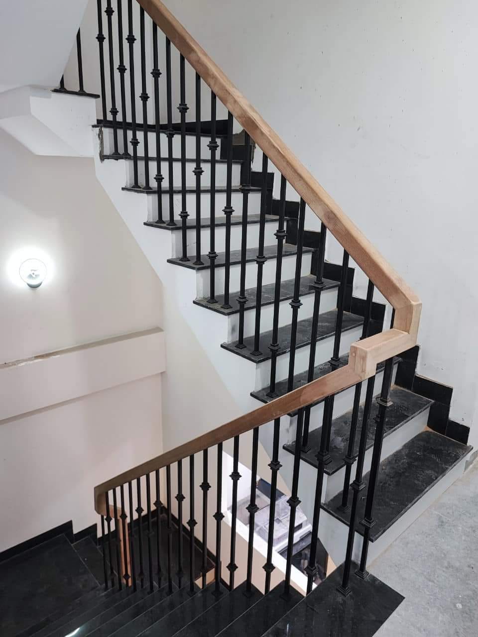 Thi công lan can cầu thang - Cơ Khí Ngọc Thắng - Công Ty TNHH Cơ Khí Tổng Hợp Ngọc Thắng