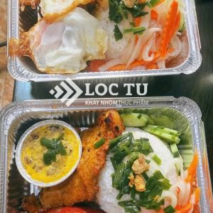 Khay giấy bạc đựng cơm tấm