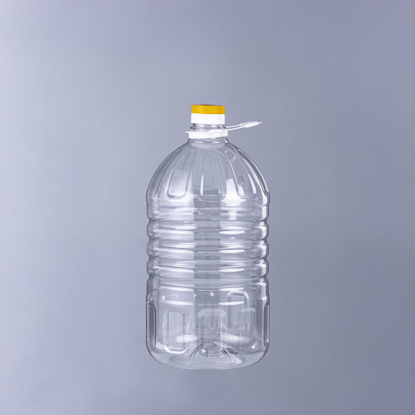 Chai nhựa 6.7L