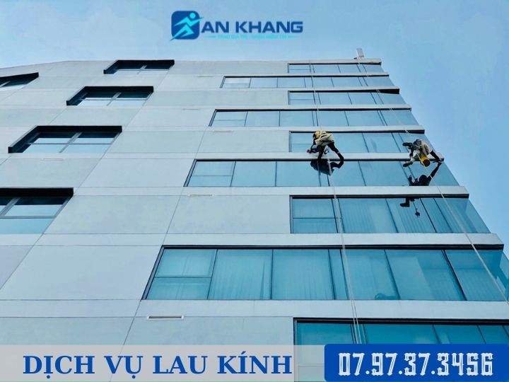 Dịch vụ lau kính