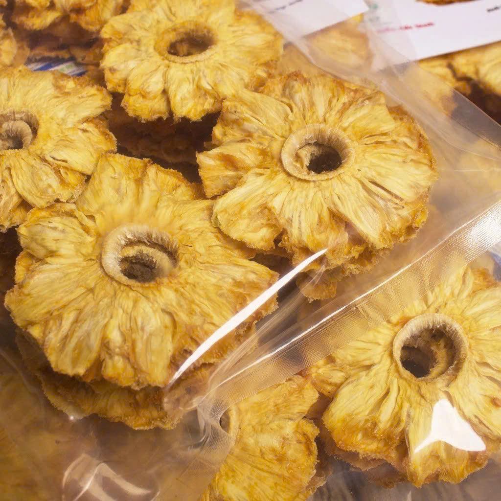 Gia công dứa sấy dẻo - Trái Cây Sấy Ba Sương - Long Mỹ - Công Ty Trách Nhiệm Hữu Hạn Ba Sương - Long Mỹ