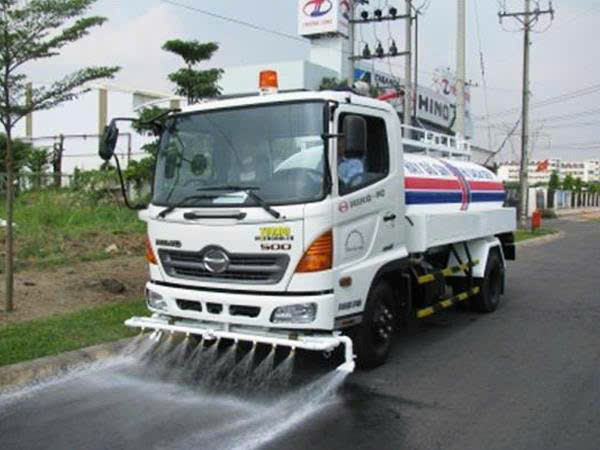 Cho thuê xe nước tưới cây, rửa đường