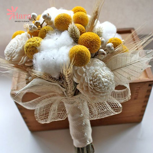 Bó hoa khô cầm tay