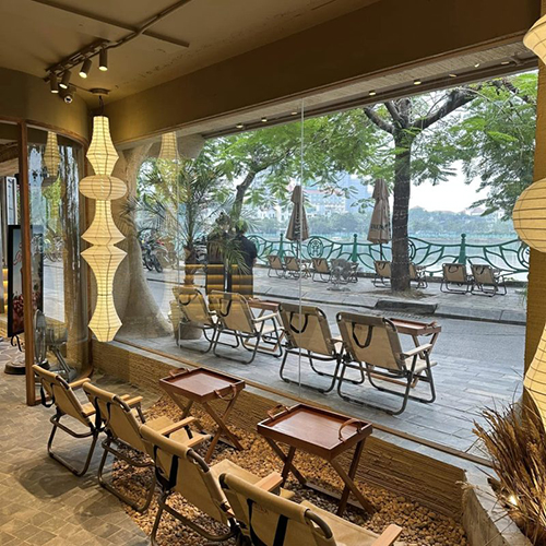 Thi công cắm lúa khô tại KATINAT Tô Ngọc Vân