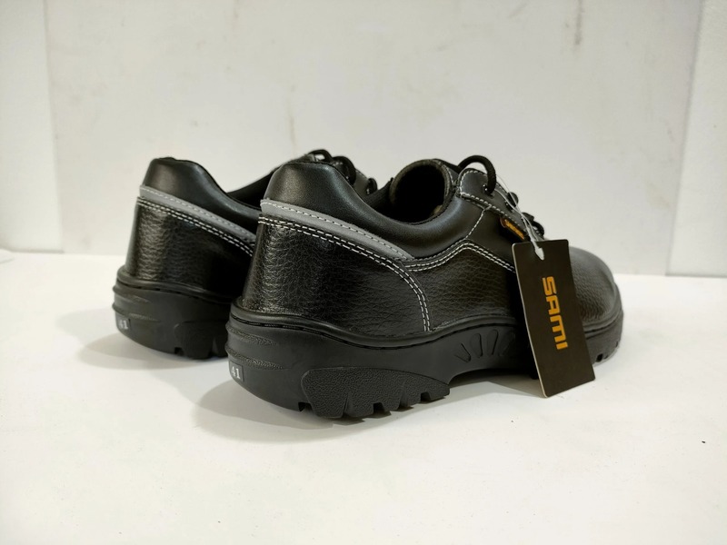 Giày bảo hộ lao động - Bảo Hộ Lao Động Tùng Phát Lộc - Công Ty TNHH Đầu Tư Và Thương Mại Tùng Phát Lộc