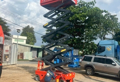 Dịch vụ cho thuê xe nâng người cắt kéo