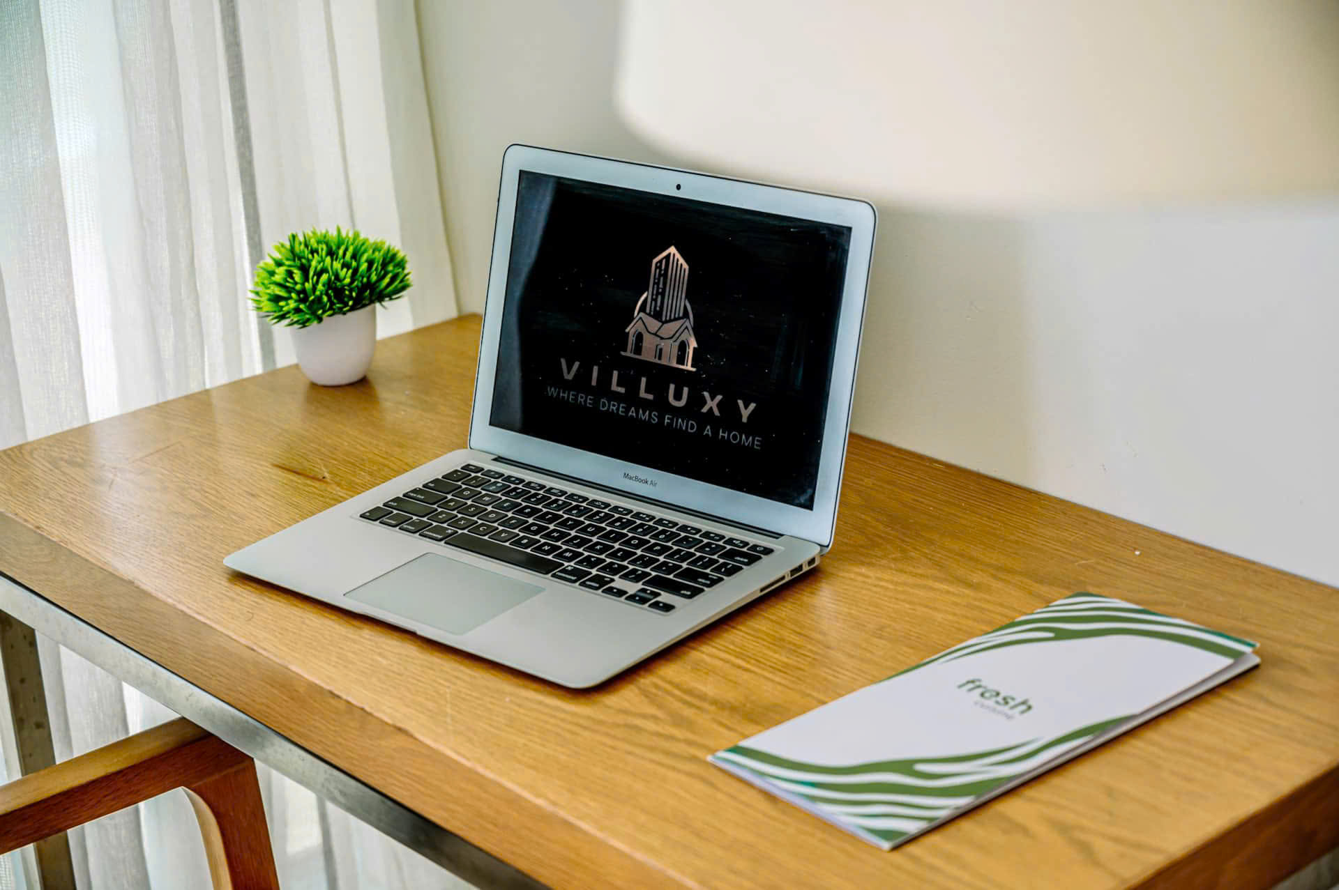  - Công Ty TNHH Villuxy International