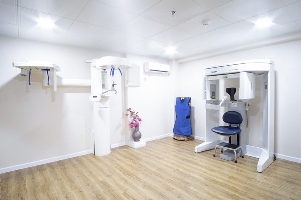 Phòng chụp X-quang  bệnh viện Worldwide