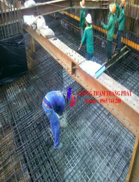 Thi công lớp phòng nước mặt đáy hầm