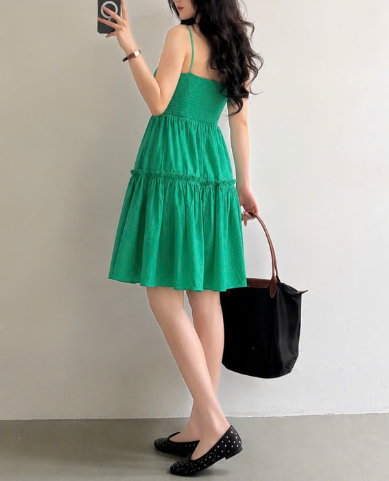 Váy hai dây tầng