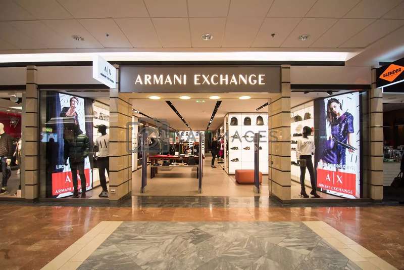 Hệ thống quản lý cửa hàng ứng dụng RFID tại Armani Exchange