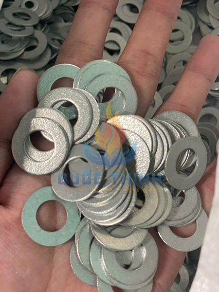 Long đền nhúng nóng - Bulong Quốc Thịnh - Công Ty Cổ Phần Thương Mại Sản Xuất Quốc Thịnh