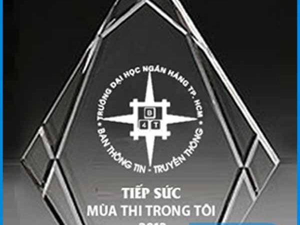 Kỷ niệm chương thủy tinh