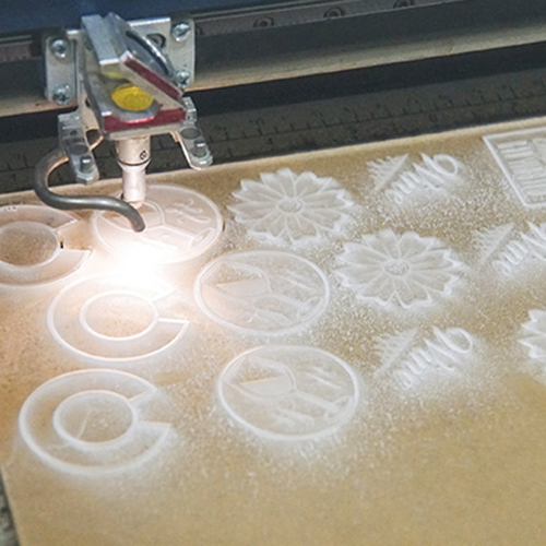 Khắc Mica thành phẩm