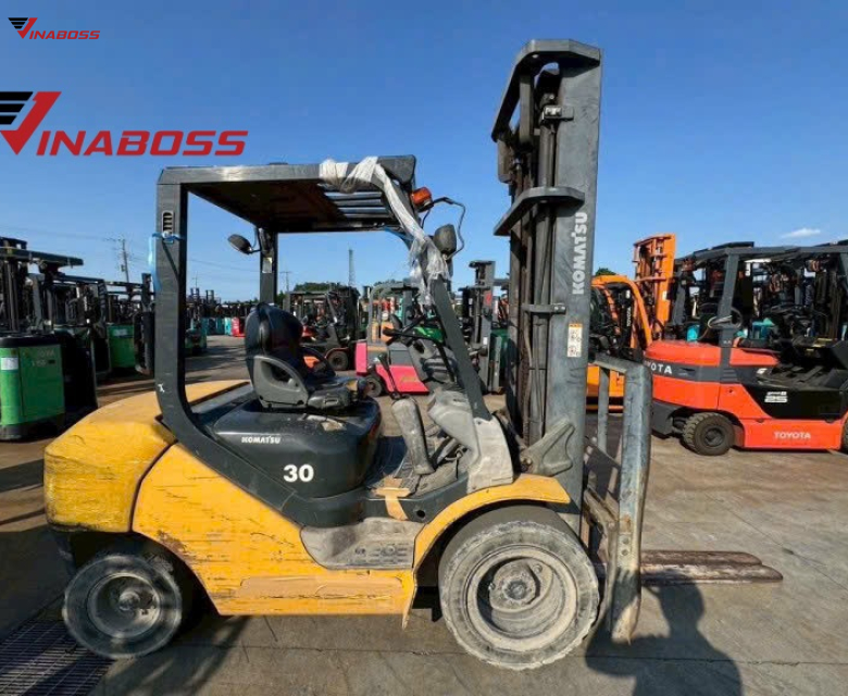 Xe nâng Komatsu FD30C 17