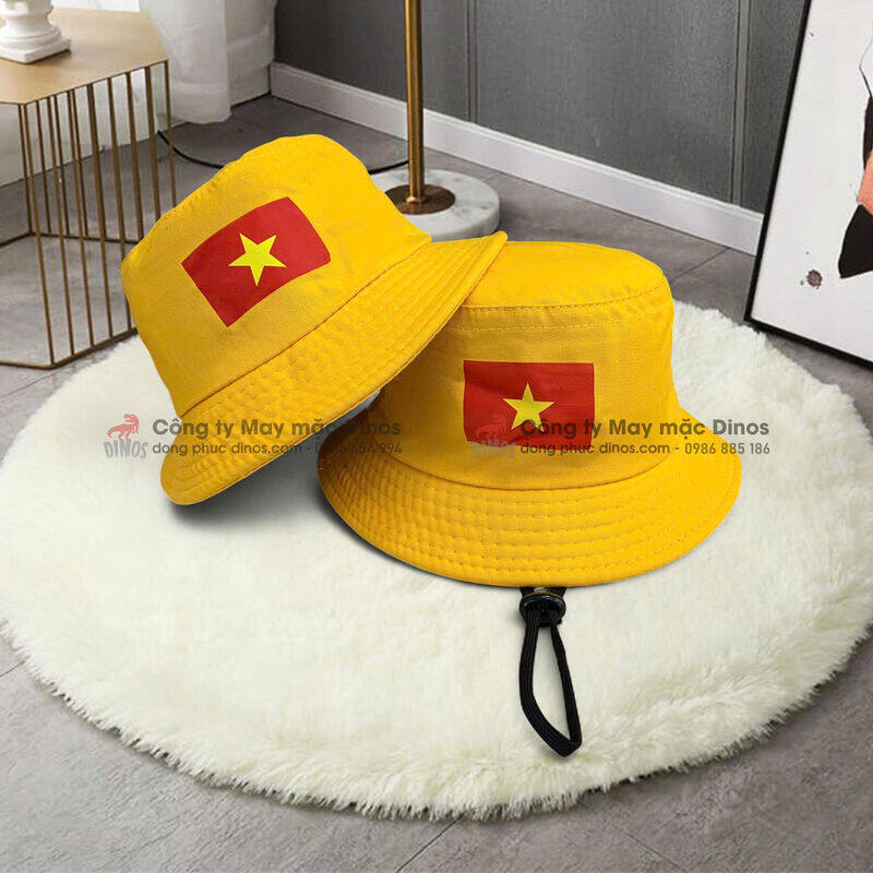 Nón tai bèo in cờ cho bé