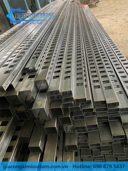 Cây hộp đục lỗ CNC treo gạch men