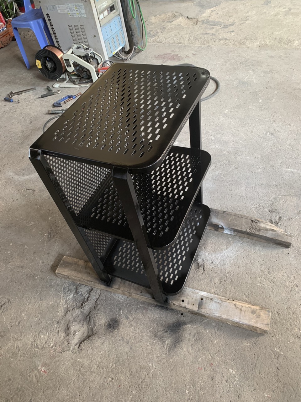 Mặt bàn đục lỗ