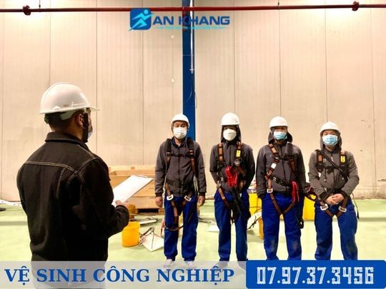 Dịch vụ vệ sinh công nghiệp