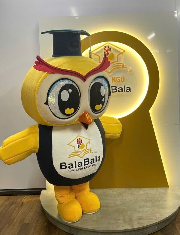 Mascot cú mèo