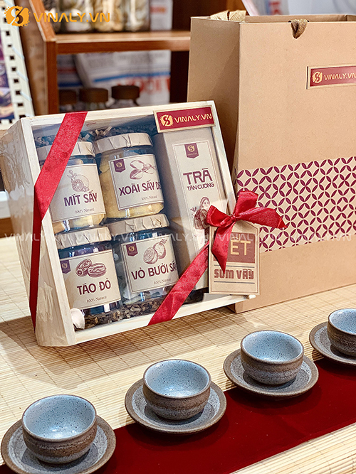 Set quà Tết cho cán bộ nhân viên