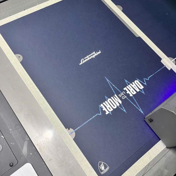 Gia công in UV trên da làm hộp quà cao cấp - In ấn Quảng Cáo Mạnh Dũng - Công Ty Cổ Phần Quảng Cáo Mạnh Dũng