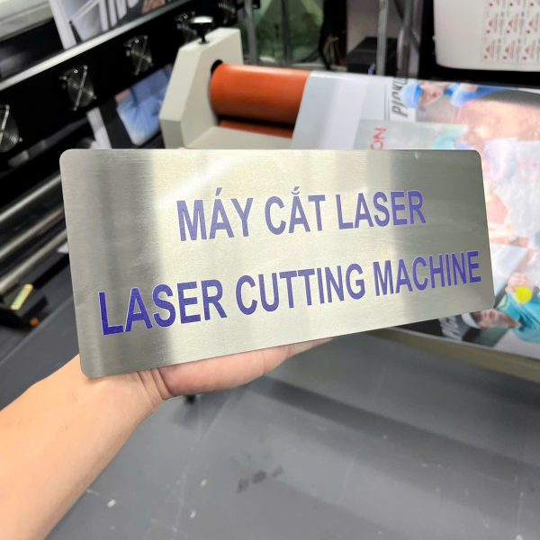 In bảng tên phòng bằng inox trắng - In ấn Quảng Cáo Mạnh Dũng - Công Ty Cổ Phần Quảng Cáo Mạnh Dũng