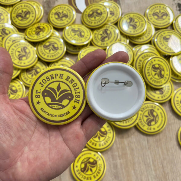 Huy hiệu logo đeo áo cho sự kiện - Quà Tặng Mạnh Dũng - Công Ty Cổ Phần Quảng Cáo Mạnh Dũng