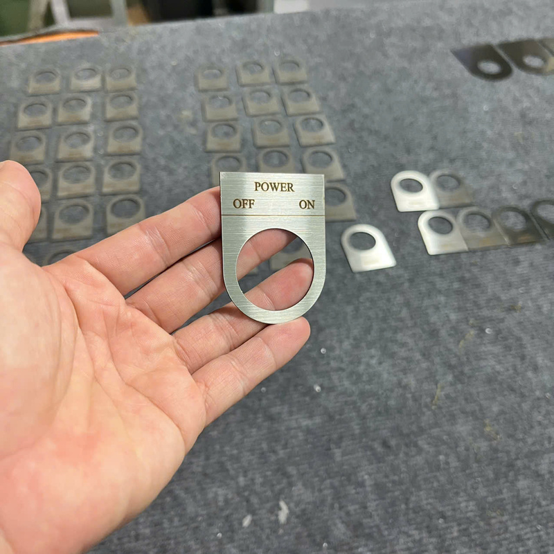 Tem nhãn gắn thiết bị - Tem Nhãn Mạnh Dũng - Công Ty Cổ Phần Quảng Cáo Mạnh Dũng