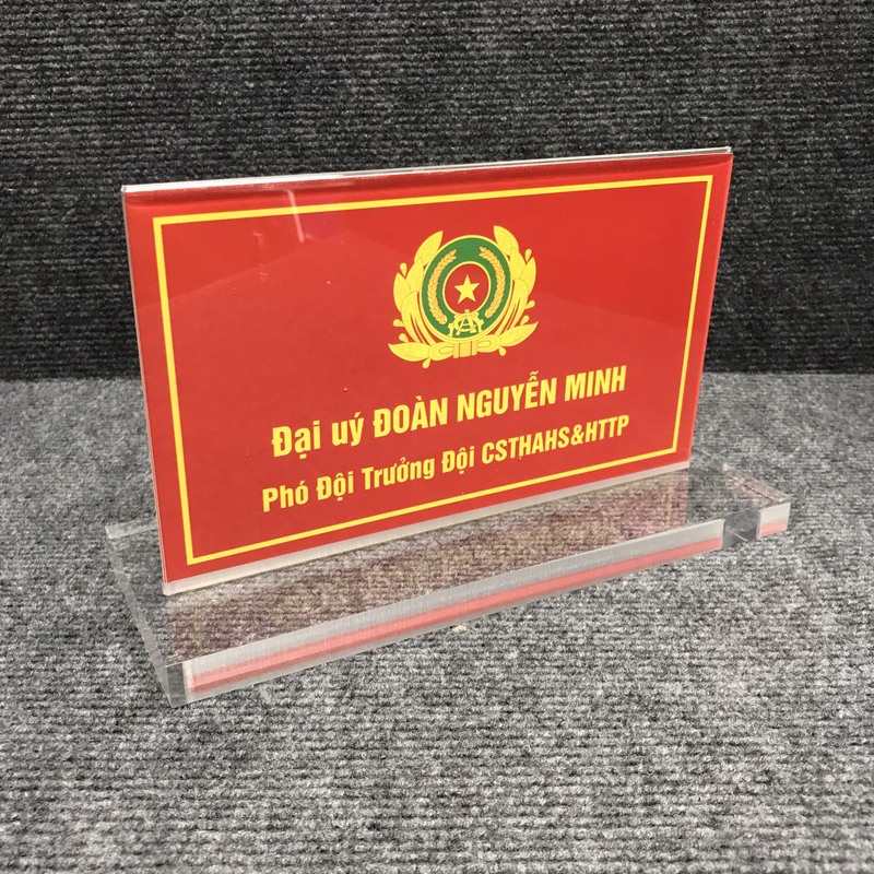 Kệ mica chức danh