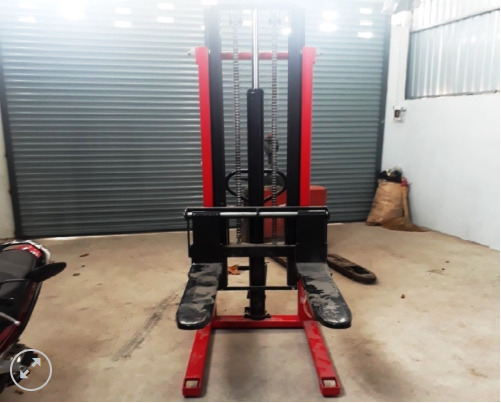 Xe nâng cao 2 tấn lên 3M