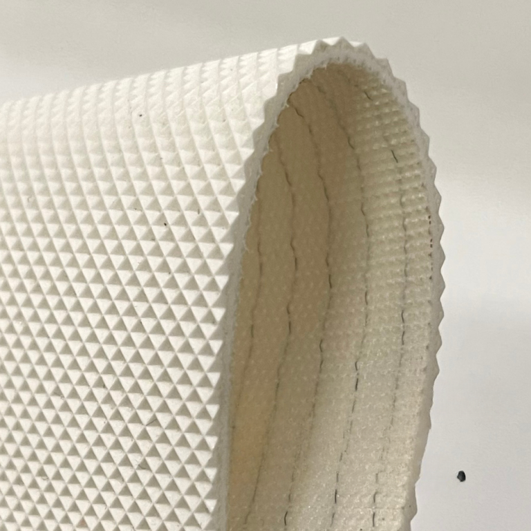 Băng tải PVC trắng 3 ly – 2 lớp bố - Băng Tải Sài Gòn - Công Ty TNHH Quốc Tế Sài Gòn Logistics