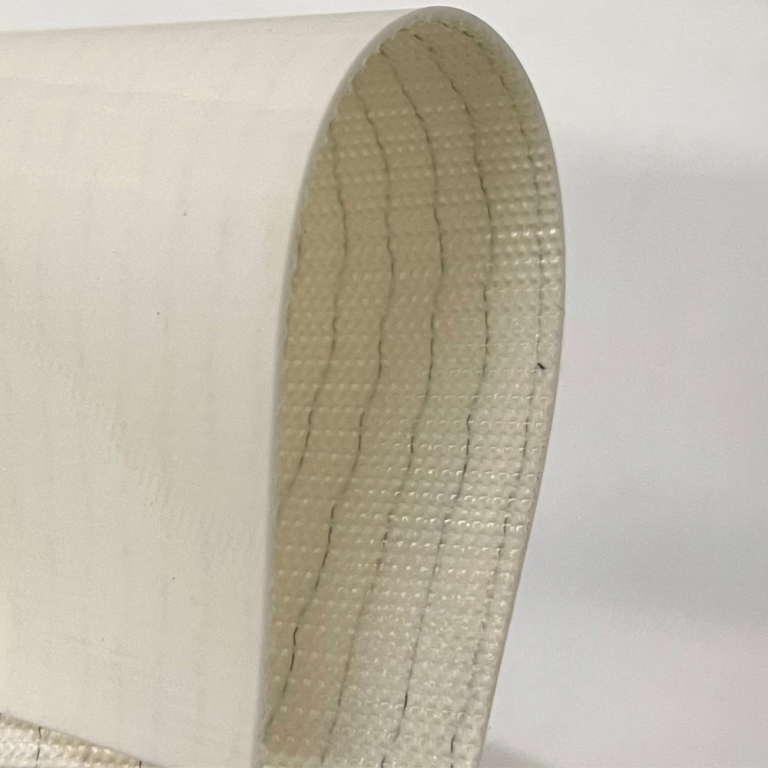 Băng tải PVC trắng 1 ly – 1 bố - Băng Tải Sài Gòn - Công Ty TNHH Quốc Tế Sài Gòn Logistics