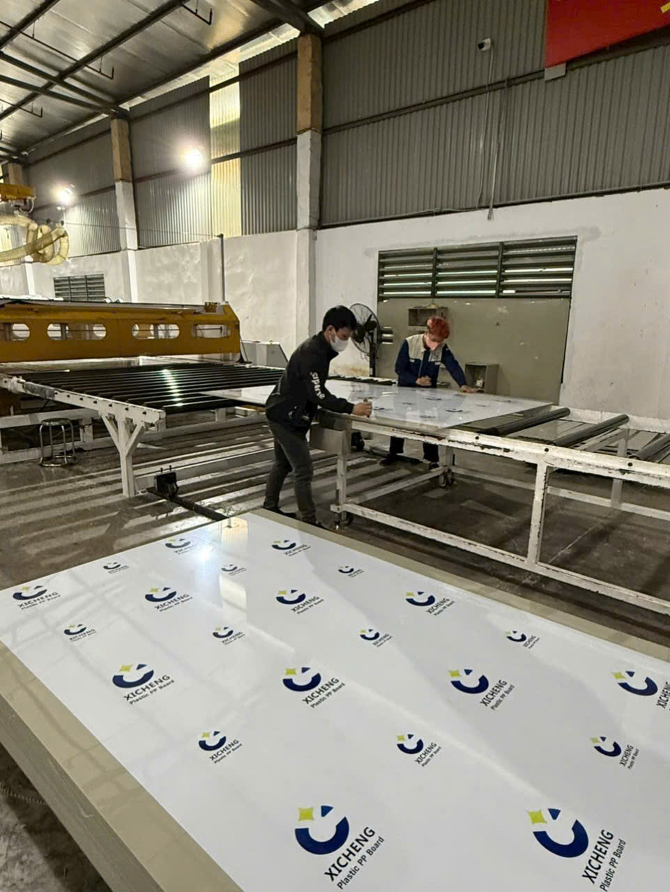 Thiết bị và vật tư xử lý khí thải