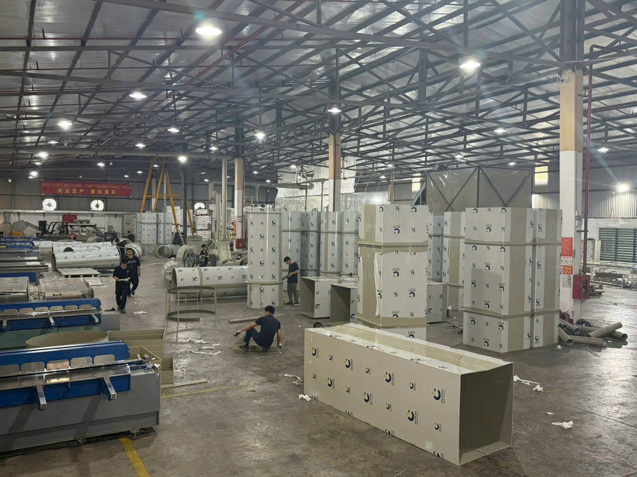 Thiết bị và vật tư xử lý khí thải