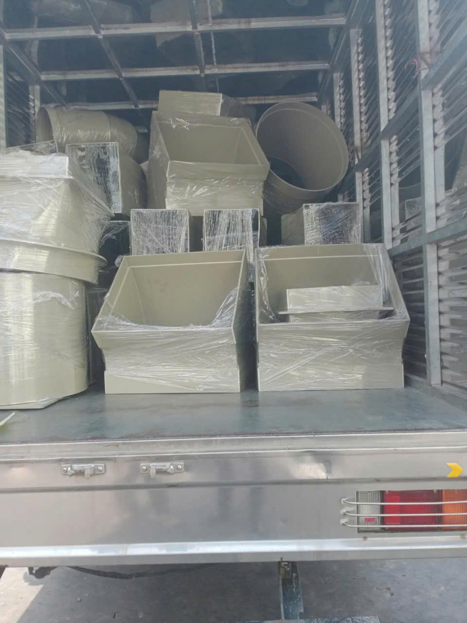 Thiết bị và vật tư xử lý khí thải