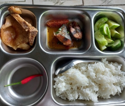 Cốt lết ram, cá ngừ kho cà - An Tâm Foods - Công Ty TNHH Cung Cấp Suất Ăn An Tâm