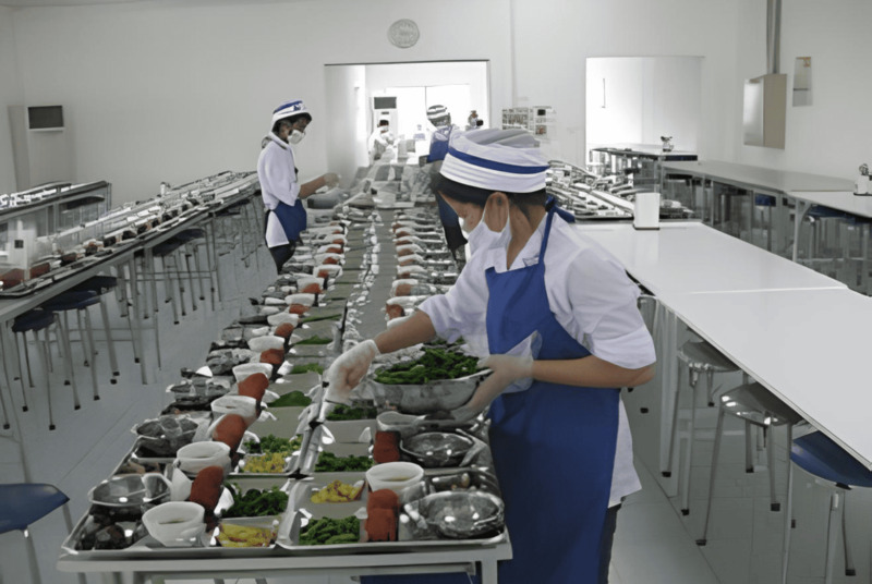 Hình ảnh chia thức ăn - An Tâm Foods - Công Ty TNHH Cung Cấp Suất Ăn An Tâm