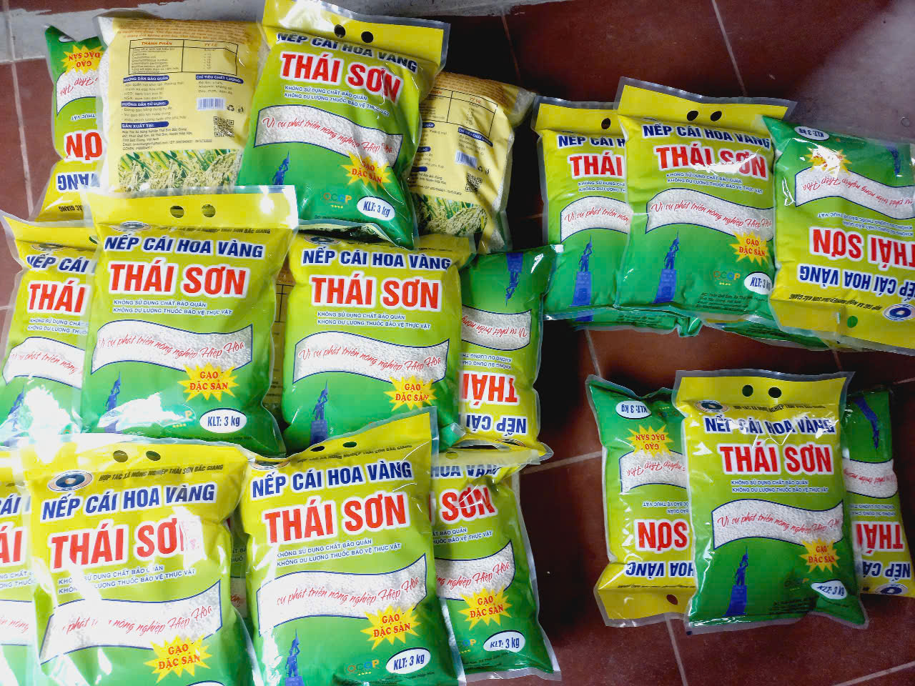 Gạo Nếp Cái Hoa Vàng Thái Sơn - Hợp Tác Xã Nông Nghiệp Thái Sơn Bắc Giang