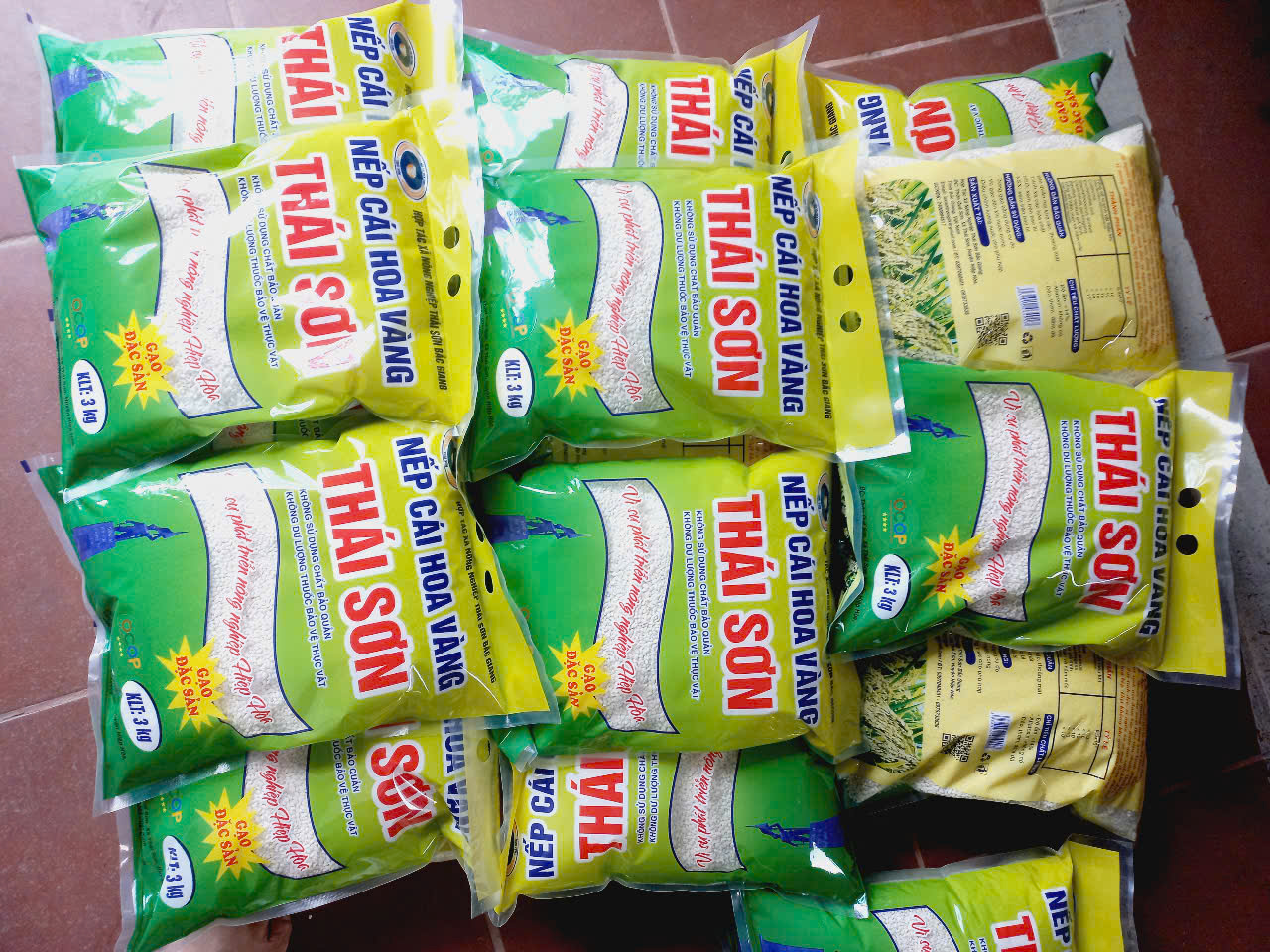 Gạo Nếp Cái Hoa Vàng Thái Sơn - Hợp Tác Xã Nông Nghiệp Thái Sơn Bắc Giang